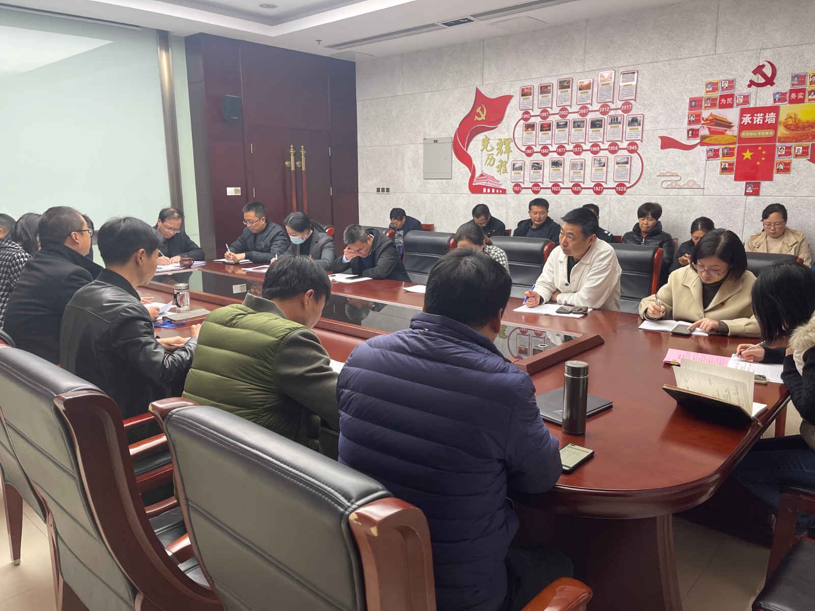 组织讨论活动.jpg